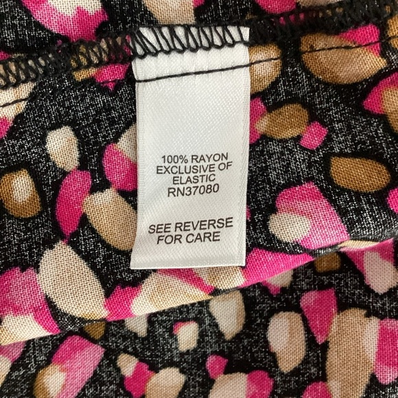 Cato Smocked Empire Waist Blouse Black Pink Print Size Small - Picture 7 of 7